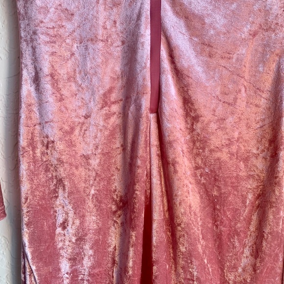 Pink Bodycon dress - crushed velvet - Picture 9 of 11